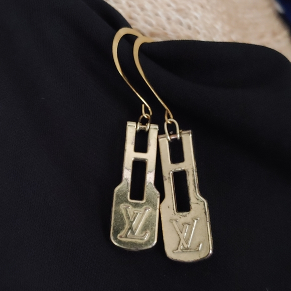Louis Vuitton Zipper pull earrings - Picture 2 of 4